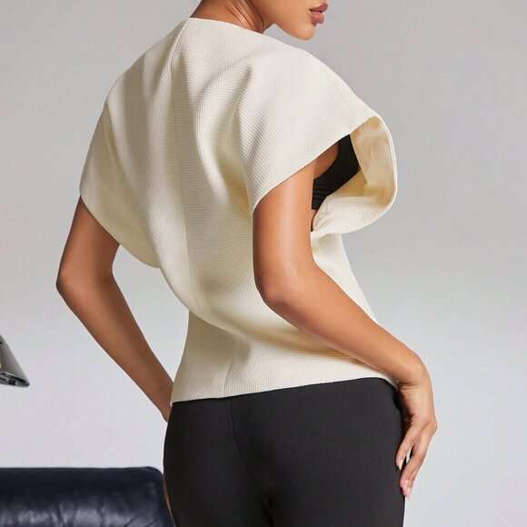 White Elegant Women's Blouse With Butterfly Brooch - Picture 5 of 8